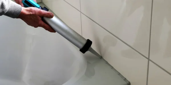 caulking-tub-surround